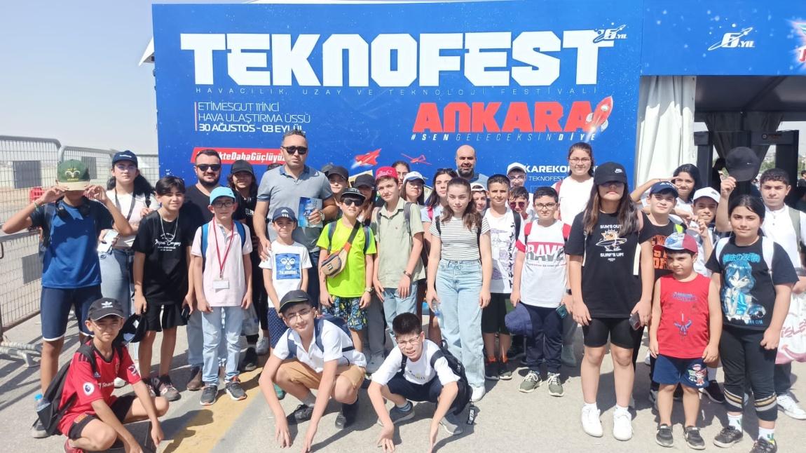 Öğrencilerimiz Teknofest'i gezdiler.